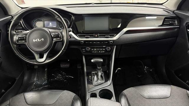 2022 Kia Niro LXS SE