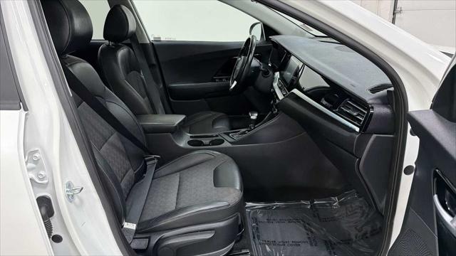 2022 Kia Niro LXS SE