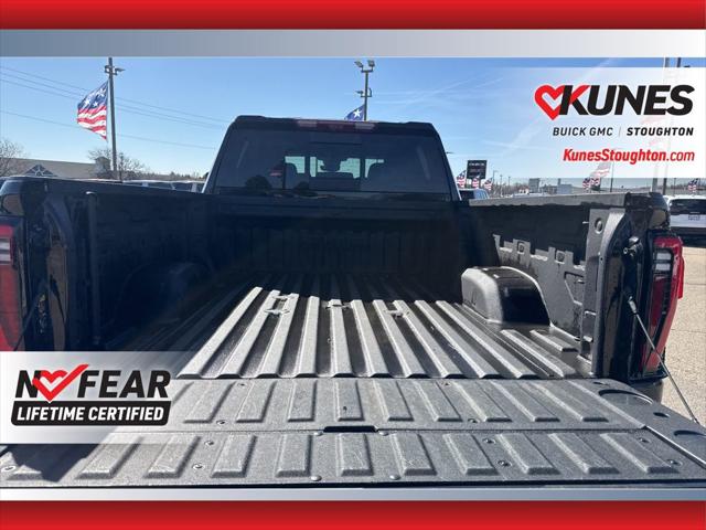 2025 GMC Sierra 3500HD 4WD Crew Cab Standard Bed Denali Ultimate