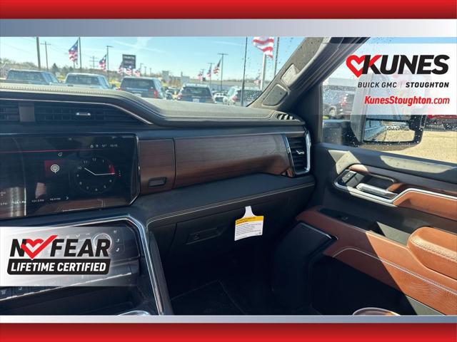 2025 GMC Sierra 3500HD 4WD Crew Cab Standard Bed Denali Ultimate