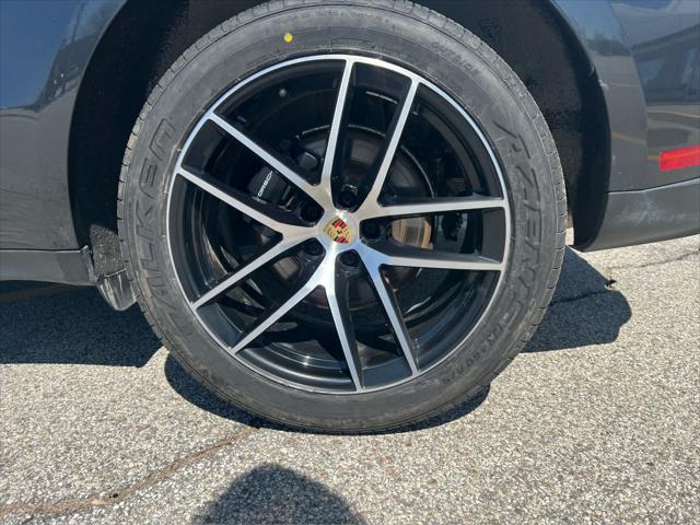 2023 Porsche Macan AWD