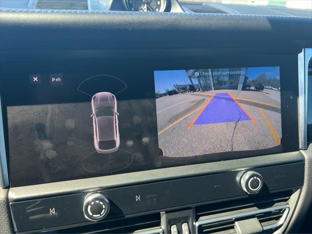 2023 Porsche Macan AWD