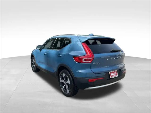 2025 Volvo XC40 B5 Plus Bright Theme