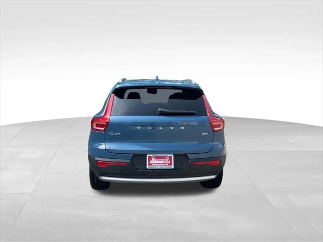 2025 Volvo XC40 B5 Plus Bright Theme