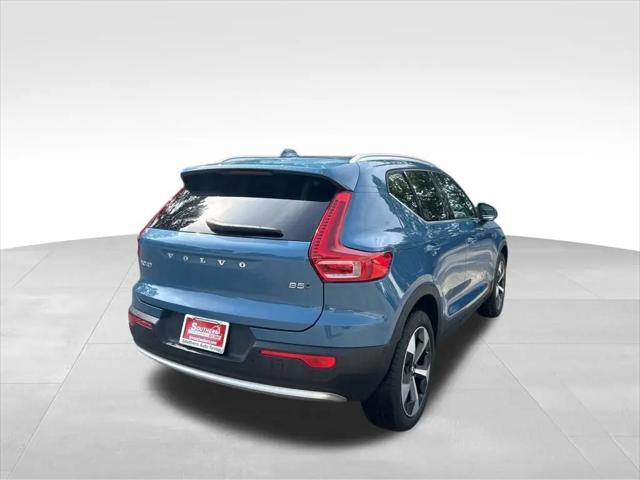 2025 Volvo XC40 B5 Plus Bright Theme