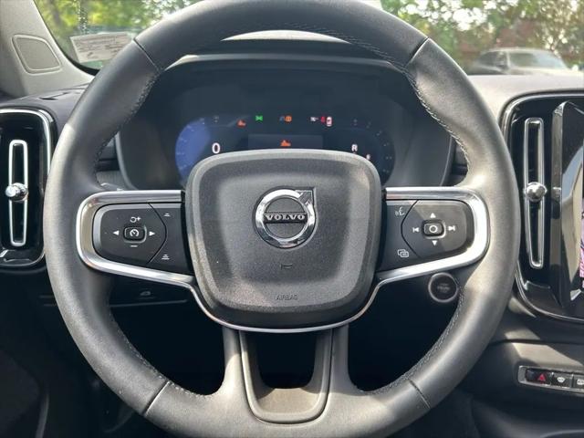 2025 Volvo XC40 B5 Plus Bright Theme