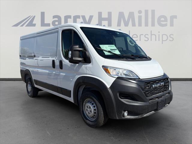 2026 Ram ProMaster Cargo Van Tradesman Low Roof 136 WB w/Pass Seat