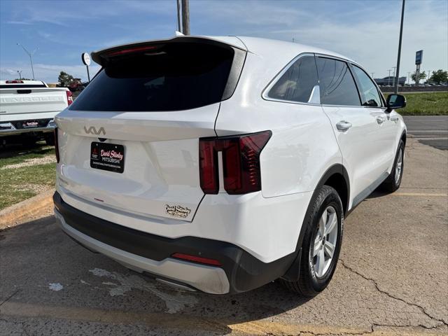 2025 Kia Sorento LX