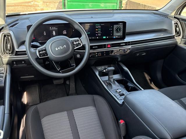 2025 Kia Sorento LX