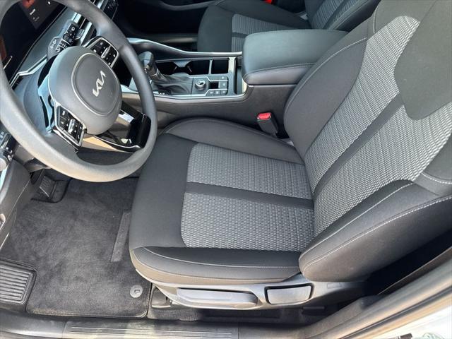 2025 Kia Sorento LX