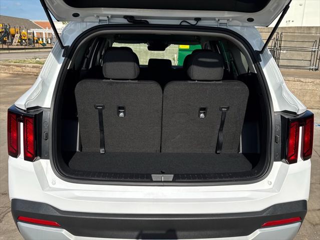 2025 Kia Sorento LX
