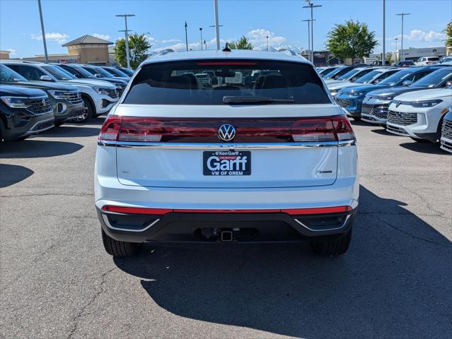 2026 Volkswagen Atlas Cross Sport SE with Technology