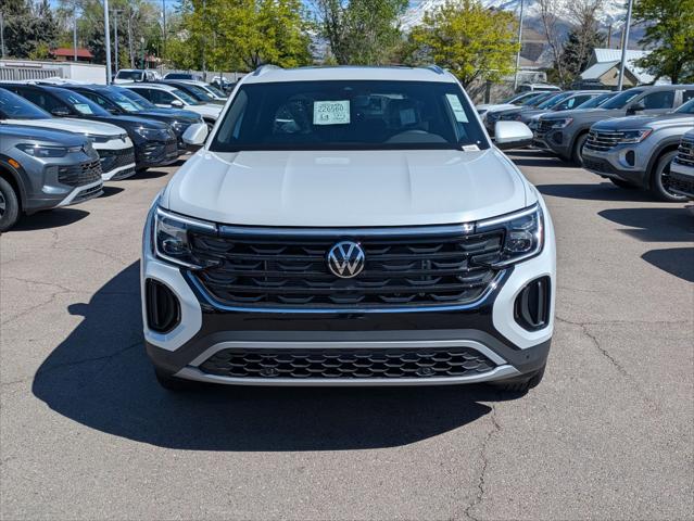 2026 Volkswagen Atlas Cross Sport SE with Technology