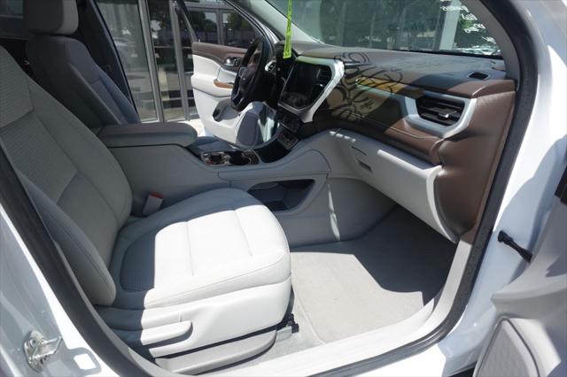 2023 GMC Acadia SLE