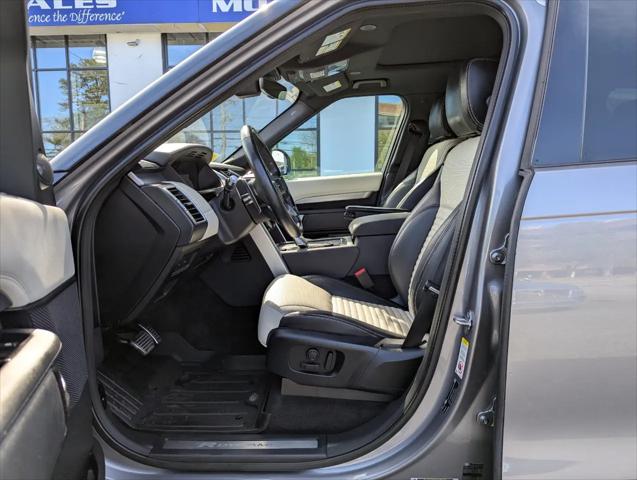 2022 Land Rover Discovery P300 S R-Dynamic