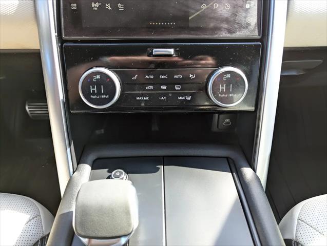 2022 Land Rover Discovery P300 S R-Dynamic