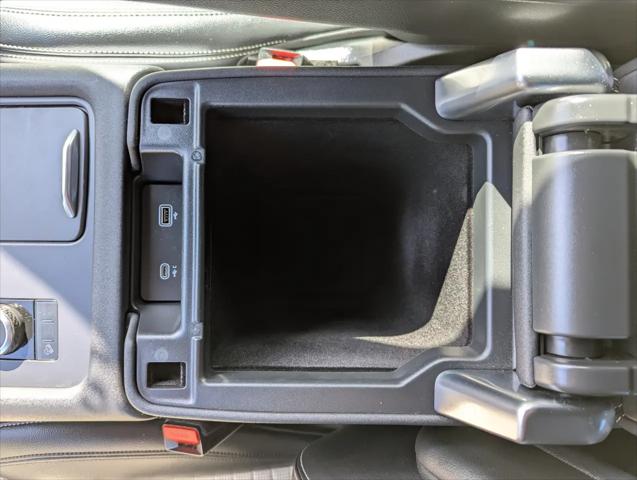 2022 Land Rover Discovery P300 S R-Dynamic