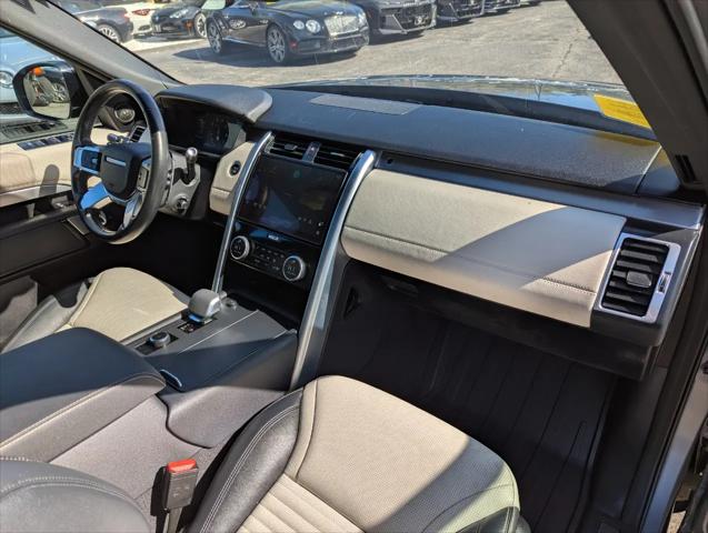 2022 Land Rover Discovery P300 S R-Dynamic