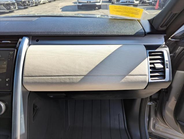 2022 Land Rover Discovery P300 S R-Dynamic