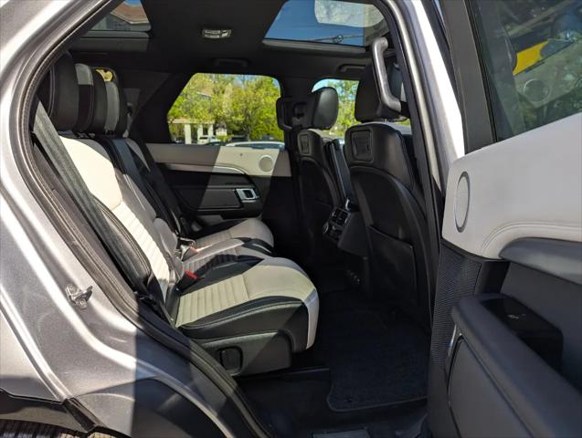 2022 Land Rover Discovery P300 S R-Dynamic