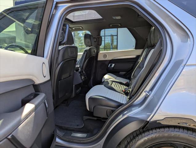 2022 Land Rover Discovery P300 S R-Dynamic