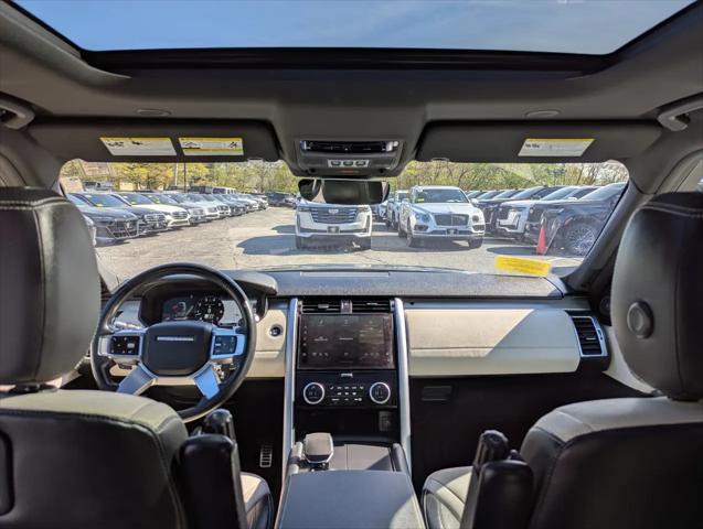 2022 Land Rover Discovery P300 S R-Dynamic