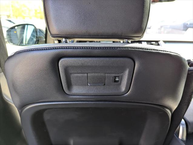 2022 Land Rover Discovery P300 S R-Dynamic