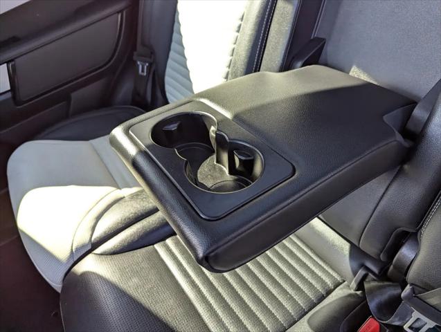 2022 Land Rover Discovery P300 S R-Dynamic