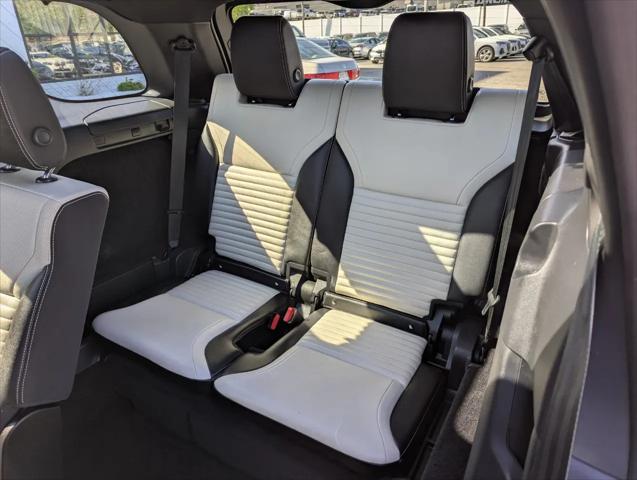 2022 Land Rover Discovery P300 S R-Dynamic