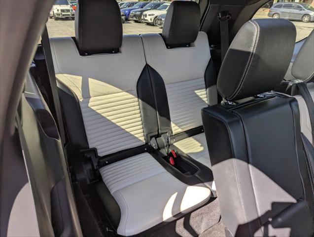 2022 Land Rover Discovery P300 S R-Dynamic
