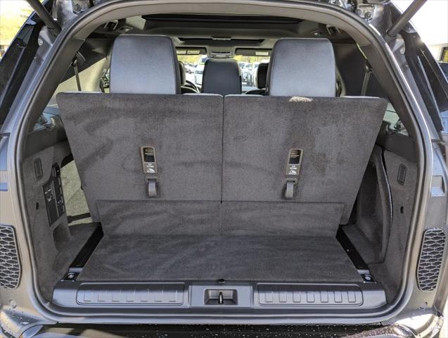 2022 Land Rover Discovery P300 S R-Dynamic