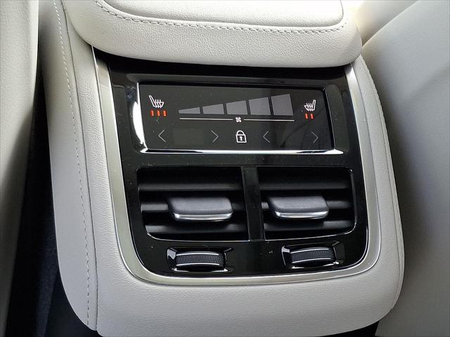 2026 Volvo XC90 Plug-In Hybrid Ultra, T8 AWD, Electric/Gasoline, Bright, 6 Seats