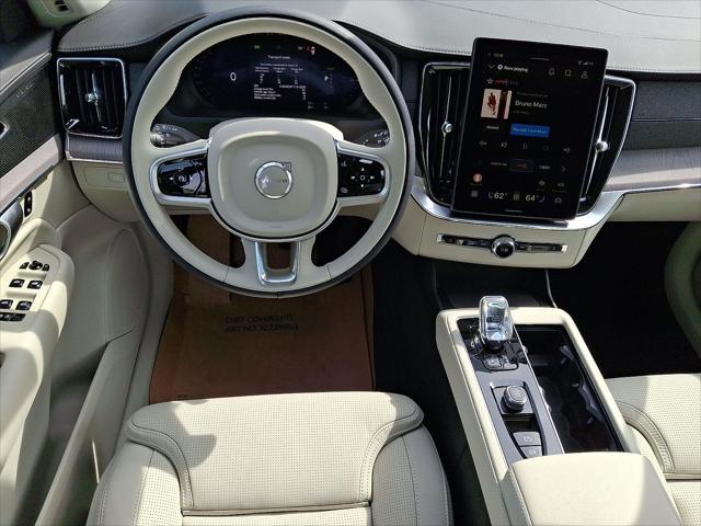 2026 Volvo XC90 Plug-In Hybrid Ultra, T8 AWD, Electric/Gasoline, Bright, 6 Seats