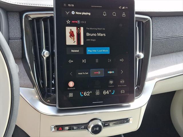 2026 Volvo XC90 Plug-In Hybrid Ultra, T8 AWD, Electric/Gasoline, Bright, 6 Seats