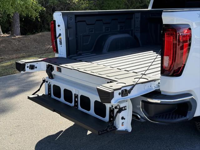 2026 GMC Sierra 1500 Crew Cab, Short Bed, SLT, 4WD