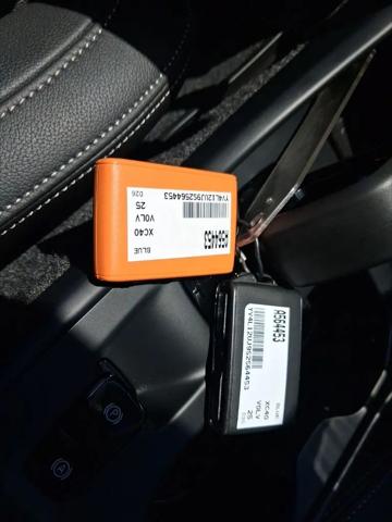 2025 Volvo XC40 B5 Core Bright Theme