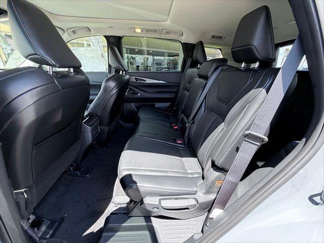 2027 INFINITI QX60 LUXE