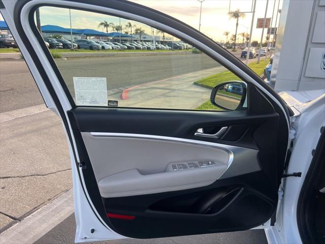 2023 Genesis G70 2.0T RWD