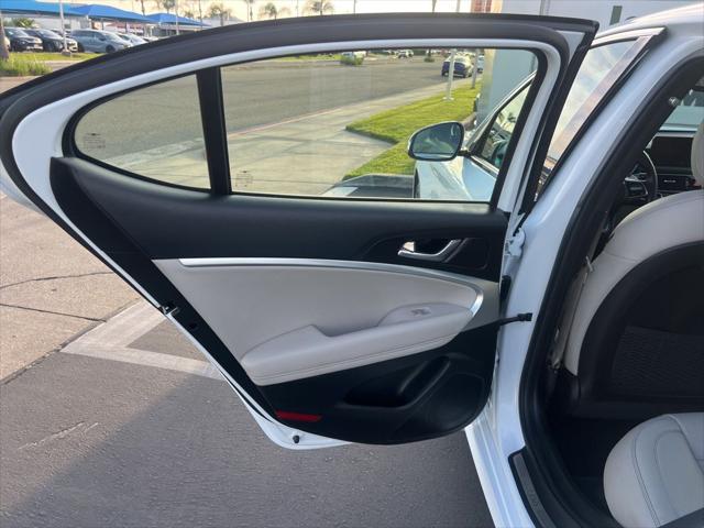 2023 Genesis G70 2.0T RWD
