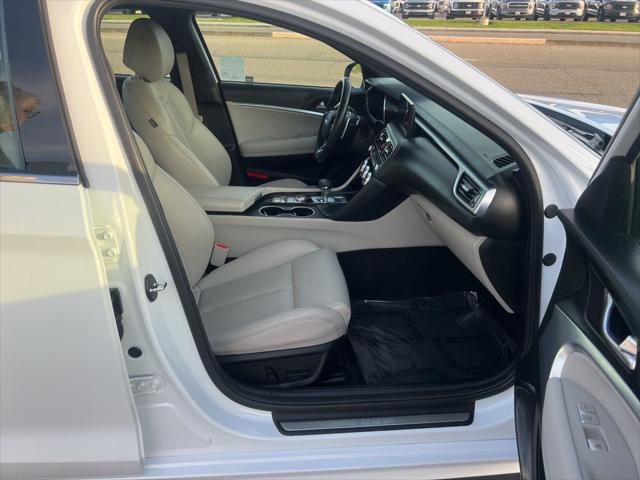 2023 Genesis G70 2.0T RWD