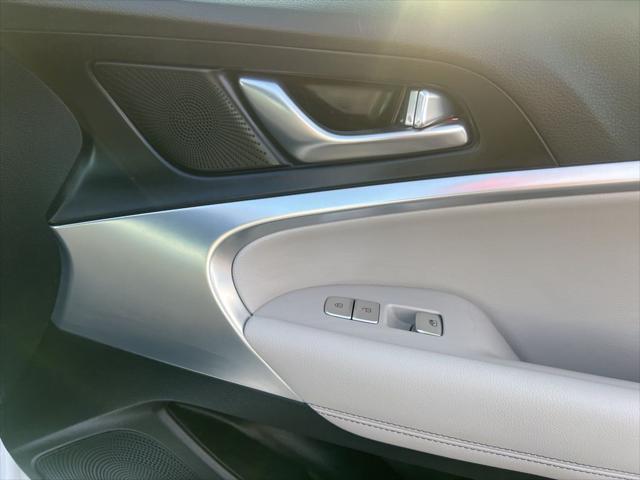 2023 Genesis G70 2.0T RWD
