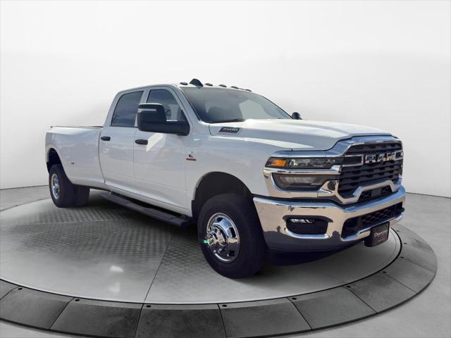 2026 RAM Ram 3500 RAM 3500 TRADESMAN CREW CAB 4X4 8 BOX