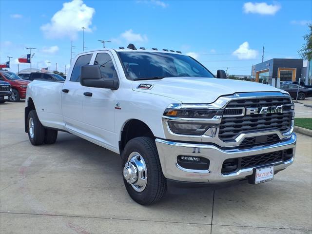 2026 RAM Ram 3500 RAM 3500 TRADESMAN CREW CAB 4X4 8 BOX