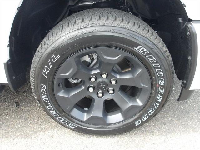 2026 Ram 1500 Express Crew Cab 4x4 5'7" Box