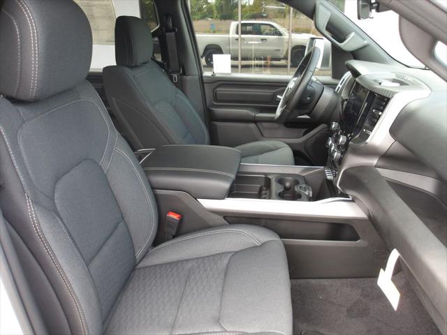 2026 Ram 1500 Express Crew Cab 4x4 5'7" Box