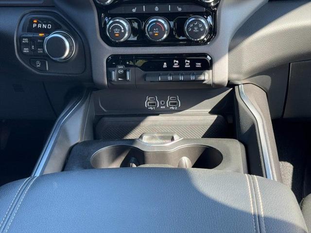 2025 Ram 1500 Big Horn Crew Cab 4x4 5'7" Box