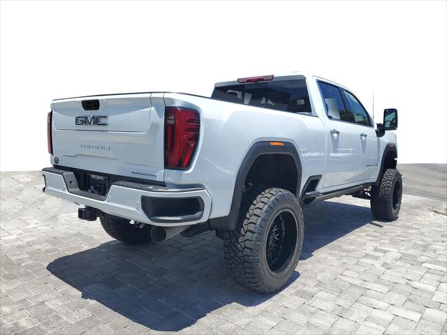 2026 GMC Sierra 2500HD Crew Cab, Standard Bed, Denali Ultimate, 4WD