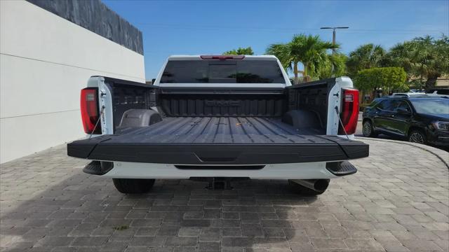 2026 GMC Sierra 2500HD Crew Cab, Standard Bed, Denali Ultimate, 4WD