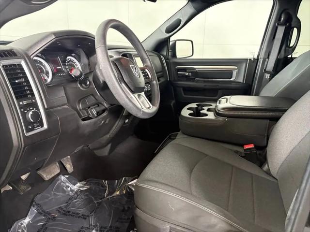 2024 Ram 1500 Classic Warlock Crew Cab 4x4 5'7" Box