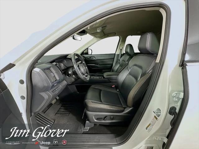 2024 Nissan Pathfinder SL 4WD